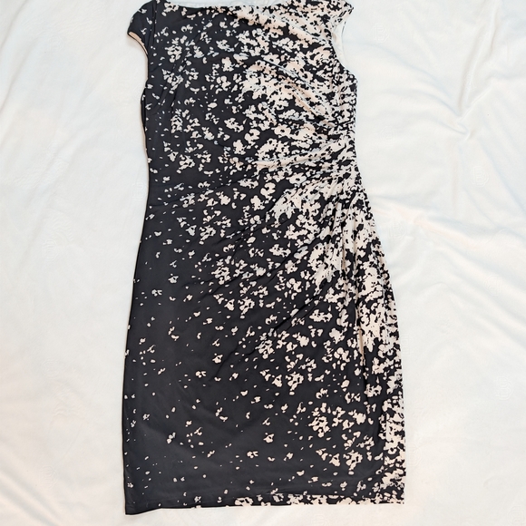 Ralph Lauren Dresses & Skirts - Lauren Ralph Lauren Black White Abstract Ruched Sheath Dress Size 14 Career EUC